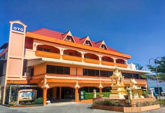 OYO 534 Phasuk Hotel allows 18 year olds to book a room