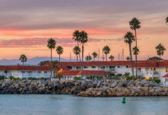 Oceanside Marina Suites has Balcony rooms