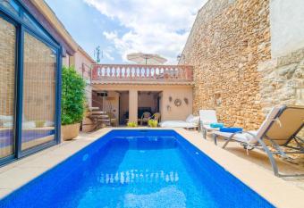 Ca na Missa 10 has Balcony rooms