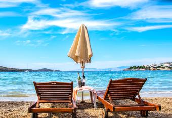 Blue Bay Beach Hotel has Balcony rooms