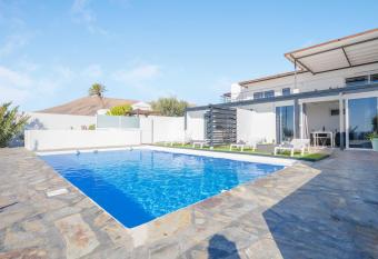 Casa Amanecer 2 has Balcony rooms