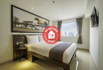 Super OYO Collection O 22 Hotel Pasar Baru Heritage allows 18 year olds to book a room