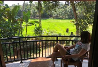 Paddy Field Villa Midigama has Balcony rooms