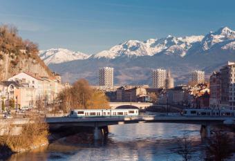 ibis Grenoble Gare allows 18 year olds to book a room