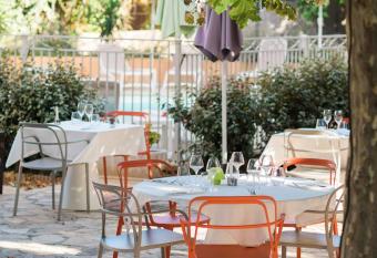 Auberge de la Cauquiere allows 18 year olds to book a room