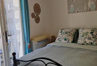 Villa Plein Sud allows 18 year olds to book a room