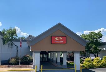 Econo Lodge Inn and Suites allows 18 year olds to book a room