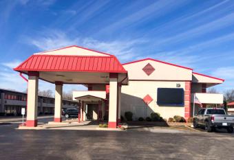 Econo Lodge has Smoking rooms