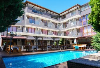 Akladi Family Hotel allows 18 year olds to book a room