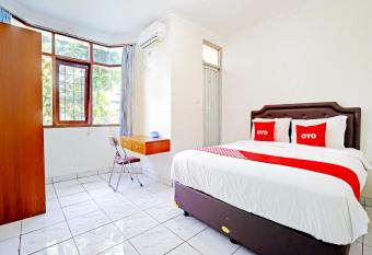 OYO 90840 Teratai Residence allows 18 year olds to book a room