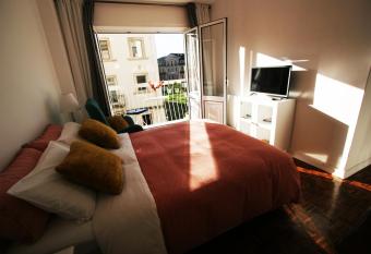 Oleiros Rooms City Center has Balcony rooms