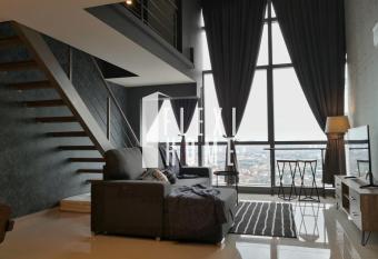NETFLIX-Pinnacle PJ, Fantastic City View, 1-6 Guests Designed Duplex Home by Flexihome-MY allows 18 year olds to book a room