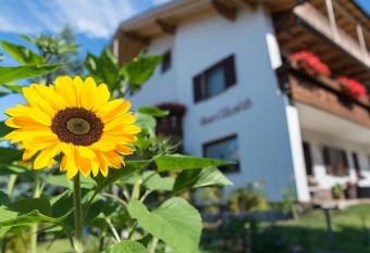 Haus Elisabeth has Balcony rooms