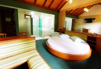 Motel Tenta    o (Adult Only) allows 18 year olds to book a room