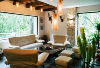 MER Guest House B&B allows 18 year olds to book a room