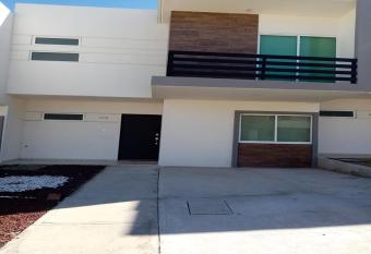 Casa Familiar San Marcelo en Mazatl  n, Sinaloa. allows 18 year olds to book a room