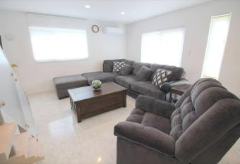 Casa de nicki           allows 18 year olds to book a room