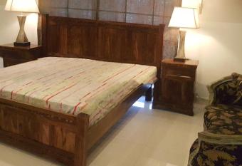 Valley View Villa has Balcony rooms