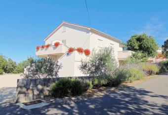 Studio Busilak has Balcony rooms