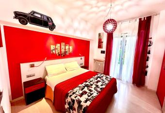 Ai Giardini Rooms allows 18 year olds to book a room