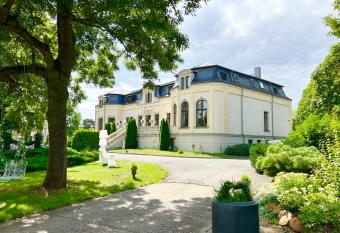 Schloss Breitenfeld Hotel & Tagung has Balcony rooms