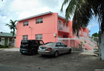 Tropical Hideaway has Balcony rooms