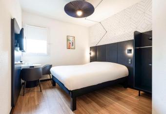 ibis Perpignan Sud Saint Charles allows 18 year olds to book a room