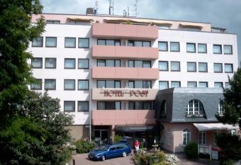 Hotel Post Frankfurt-Airport allows 18 year olds to book a room