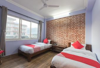 OYO 729 Hotel Era allows 18 year olds to book a room