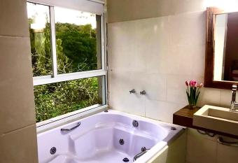 Pousada Bezerra allows 18 year olds to book a room