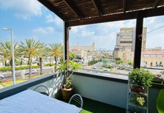 EMAN SWEET HOME - cozy privet unique apartment in haifa downtown has Balcony rooms