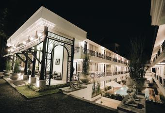 Fullrich Lanna Suite allows 18 year olds to book a room