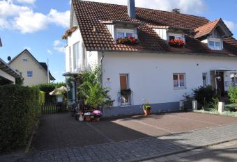 DOUBLE Two Lodge has Balcony rooms
