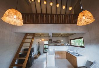 Little Ripper Boutique Loft Studio has Balcony rooms