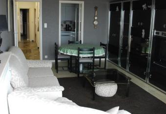 westclif 2 allows 18 year olds to book a room