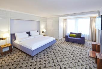 Clayton Hotel D  sseldorf City Centre allows 18 year olds to book a room