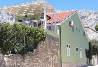 Apartments Clementina Sunrise has Balcony rooms