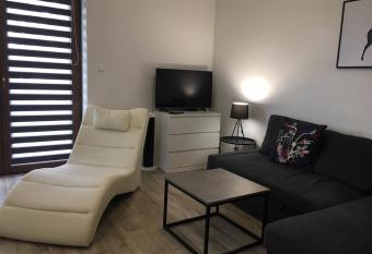 Apartament Fibra Americano allows 18 year olds to book a room