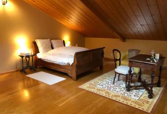 Vaste chambre proche Toulouse dans Toulousaine 18  me allows 18 year olds to book a room