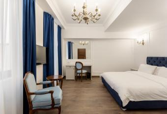 Lahovary Palace Hotel allows 18 year olds to book a room