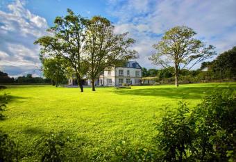 Bailey s Court, Guest Accommodation allows 18 year olds to book a room