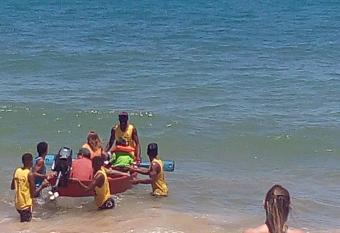 Quarto e sala temporada Gaivotas allows 18 year olds to book a room