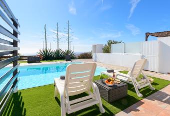 Casa Amanecer III has Balcony rooms