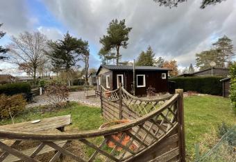 Le chalet de Virginie has Balcony rooms