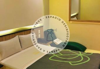 Hotel Lirio - Adult Only allows 18 year olds to book a room