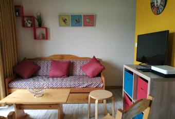 Appt 10p Wifi Confort 150m activit  s, pistes, commerces has Balcony rooms