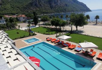 Do  ruer Boutique Hotel & Spa has Balcony rooms