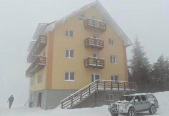 Cabana Roua Mun  ilor has Balcony rooms