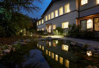 Hotel An der Gruga allows 18 year olds to book a room