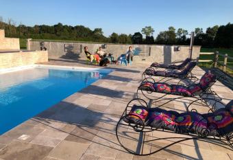 Domaine de la Belli  re allows 18 year olds to book a room